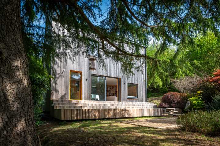 Hide from your hay fever in a larch-clad Passive House in Surrey designed by an award