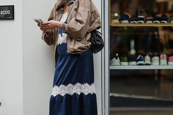 Los 5 vestidos importantes del otoño ordenados de menos a más tendencia (y cómo llevarlos para acertar)