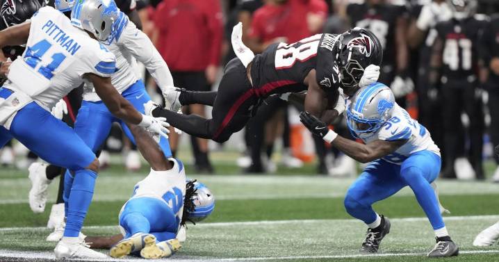 Lions' Norris taken off the field in an ambulance, with preseason stopped with 6:31 to go