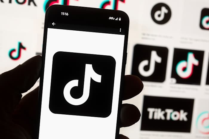 Trump says he’ll keep extending TikTok shutdown deadline