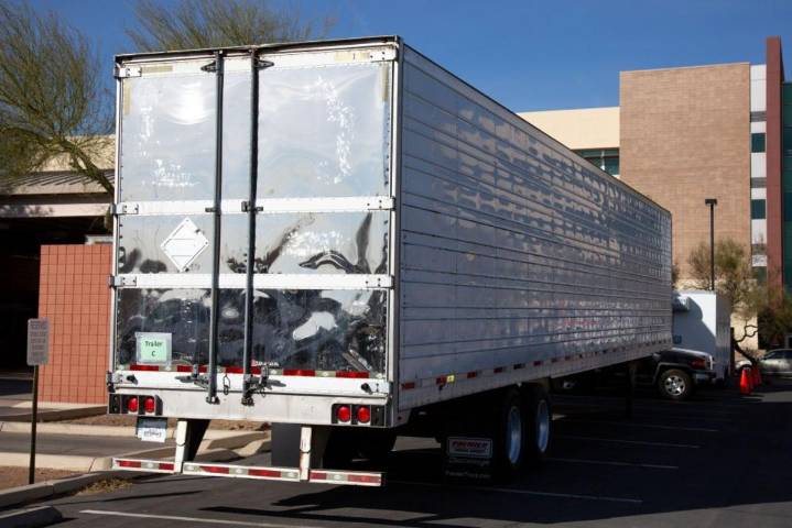 Feds Pause Work Visas for Commercial Truck Drivers After Crashes