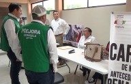 Asisten más de 300 a Feria del Empleo