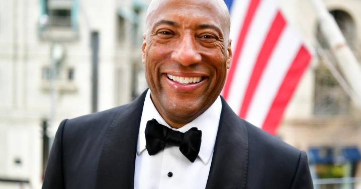 L.A. media mogul Byron Allen sells 10 TV stations to Gray Media
