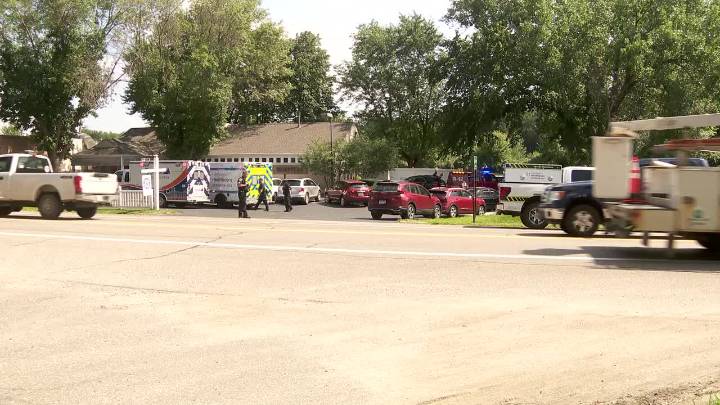 5 sent to hospital after possible gas leak at Excelsior Animal Hospital