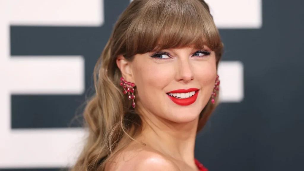 Taylor Swift revela portada y lista de canciones de 'The Life of a Showgirl'