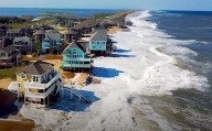 Hurricane Erin Swallows Homes, entrante (video) ’20ft Waves’