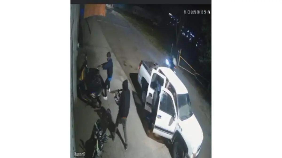 Atacan a balazos bar en Uriangato; hecho fue grabado por cámara de seguridad