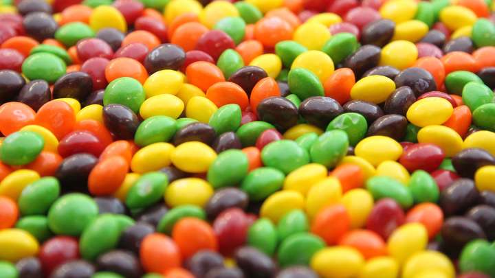 Mars Wrigley aims to offer artificial dye-free Skittles, other treats – NBC Chicago
