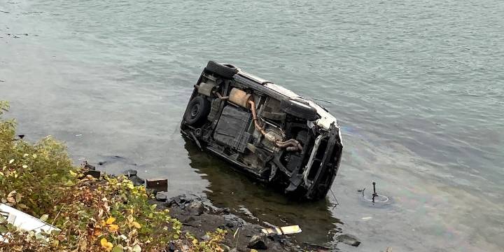 Body of driver who crashed into Columbia River in NE Portland found, identified