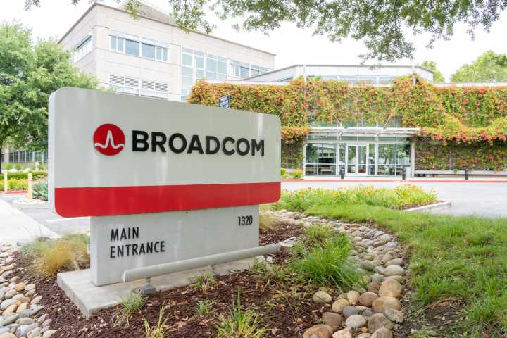 Broadcom: 4 Reasons To Stay Bullish Heading Into The Q3 Report (NASDAQ:AVGO)