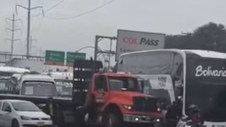 Choque en vía Mosquera – Bogotá genera congestión vehicular