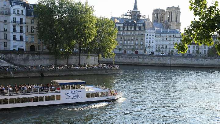 Arrestan a dos sospechosos por los cuerpos hallados en el río Sena en París: dos de los cuerpos presentaban signos de agresión