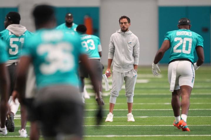Dolphins' Tyreek Hill injury update at Bears joint practice