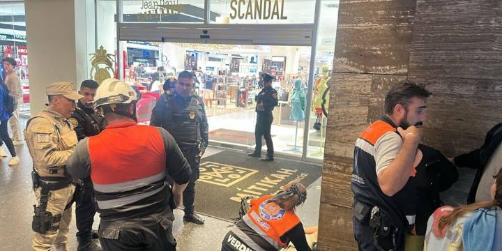 Elevador de la Plaza Mítikah se desploma, reportan heridos