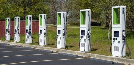 Demanda por fondos para estaciones de autos eléctricos