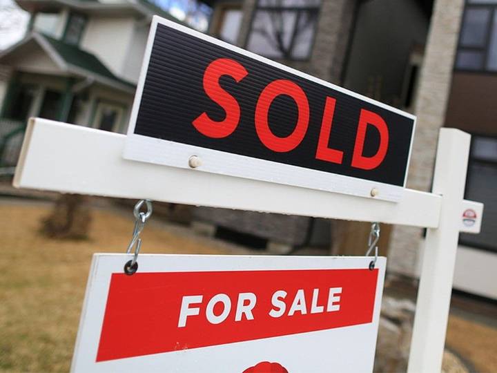 Calgary home prices may dip $100,000 in two years, study predicts
