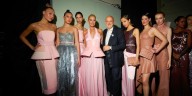 Valeria Mazza volvió a las pasarelas en un evento de estética parisina con diseños de Fabián Zitta