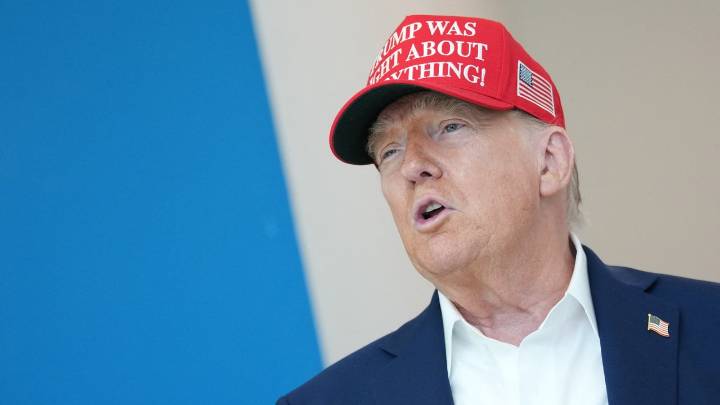 Donald Trump insinuó que a los estadounidenses tal vez les gustaría tener un "dictador" en el poder