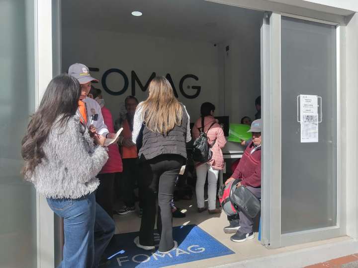Malestar del gremio magisterial por cambios en modelo en modelo de salud que afectan la atención y entrega de medicamentos.