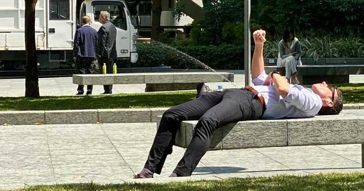 43 Unbelievable Street Coincidences Caught On Camera By Edas Wong