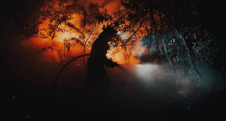 Revelan conteo de muertes atribuibles a la ola de calor en España, que aún lucha contra incendios