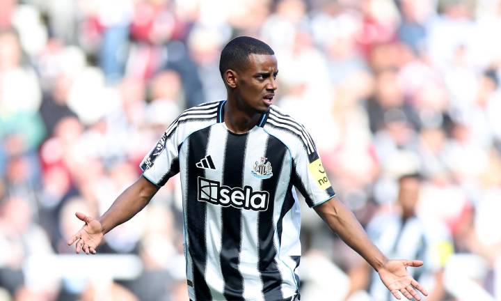 Alexander Isak transfer latest: Eddie Howe makes major admission amid Liverpool interest