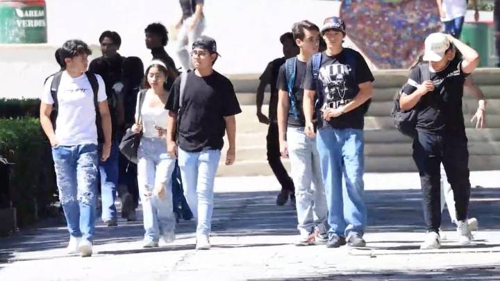 Regresan ‘Lobos’ a las aulas; reinician actividades más de 40 mil jóvenes