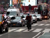 Cómo ver mis multas de tránsito y plazos para pagar en USA en 2025
