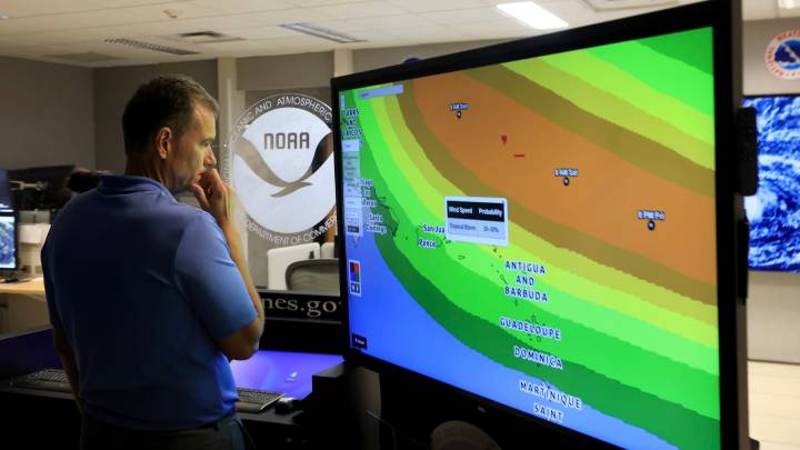 Heavy rains expected in Puerto Rico and Virgin Islands as Hurricane Erin nears
