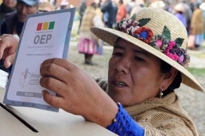 Elecciones: Bolivia decide su futuro con una izquierda fragmentada