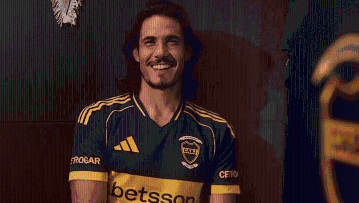“Recibí una llamada de Román…”: Edinson Cavani contó qué le dijo Riquelme tras el gol y triunfo de Boca
