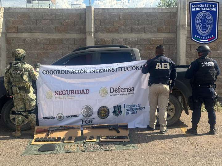 Asegura Célula BOI pick Up robada, armas y municiones en carretera Balleza