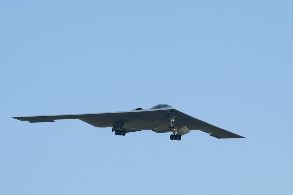 Así es el bombardero B-2 Spirit con el que Trump recibió a Putin en Alaska