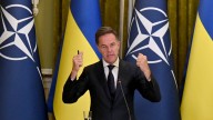 El jefe de la OTAN pide "garantías de seguridad sólidas" para Ucrania durante su visita a Kiev