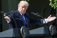 Por qué Trump es aclamado como salvador que arreglará todo y luego declarado víctima cuando no cumple sus promesas