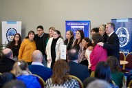 El Gobierno de Santa Cruz entregó títulos de propiedad a familias de Piedra Buena