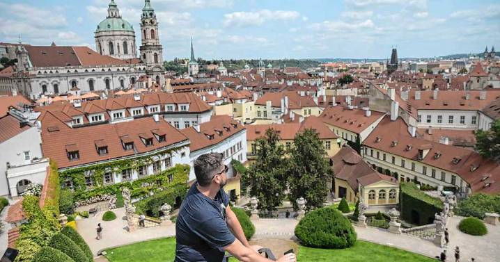 Viajar a Praga: guía para descubrir la Ciudad de las Cien Torres, historia y encanto en Europa