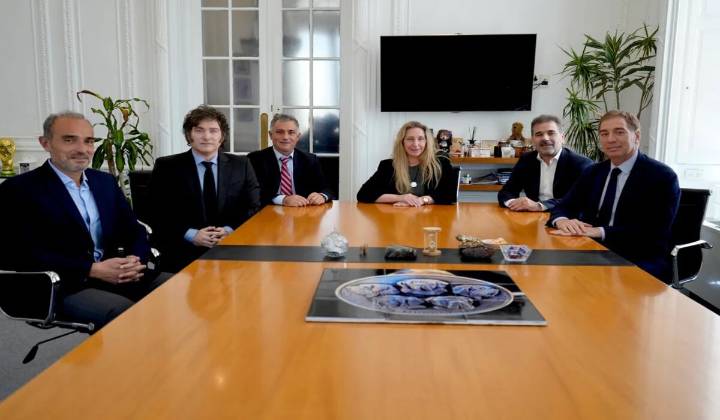 Javier Milei reunió a su tropa y aliados para blindar los vetos a jubilaciones y discapacidad