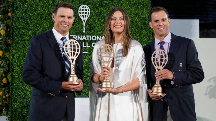 Maria Sharapova, Bryan brothers inducted into Tennis Hall of Fame