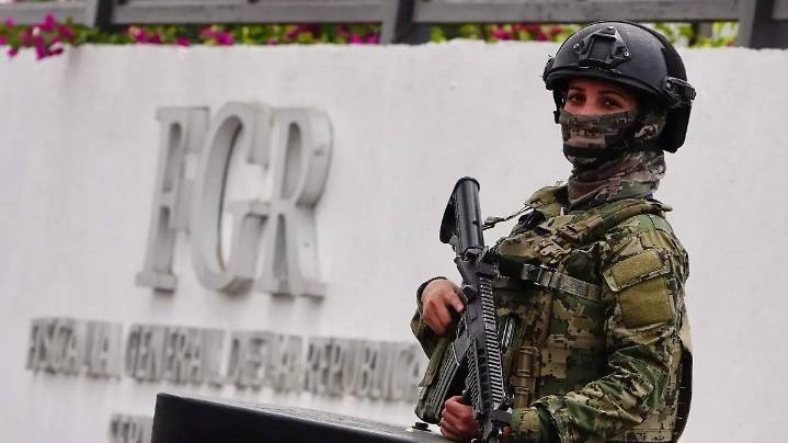 Personajes clave del CJNG y Cártel de Sinaloa, entre los 26 trasladados a EU, según la Embajada
