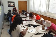 Club de tareas para niños migrantes fortalece la educación de estudiantes haitianos