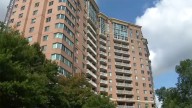 Man fleeing FBI jumps from high-rise in Alexandria – NBC4 Washington