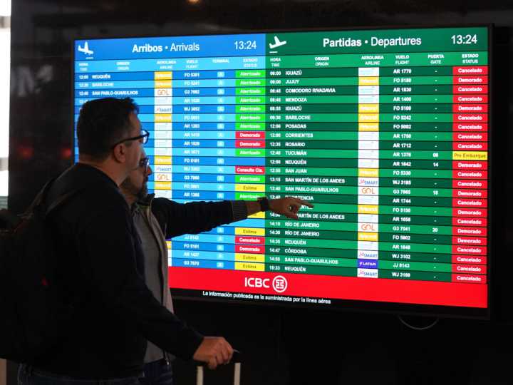 Segundo día de paro de controladores aéreos: hay 4 mil pasajeros afectados y 42 vuelos cancelados este domingo 24 de agosto