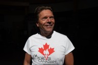 Former Alberta deputy premier takes pro-Canada petition fight to driveways, dog parks