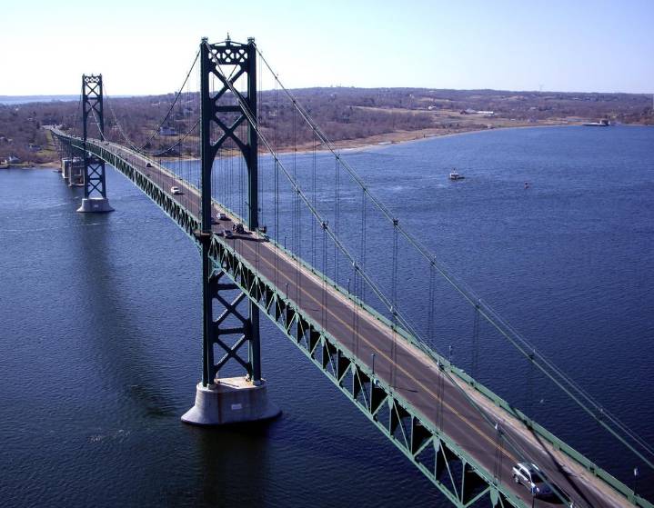How to get around the weekend closure of the Mount Hope Bridge
