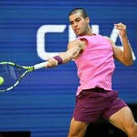 Clinical Alcaraz moves into US Open quarter