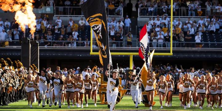 MoDOT urges Mizzou football fans  traveling to Columbia on Thursday to plan ahead for work zones on I