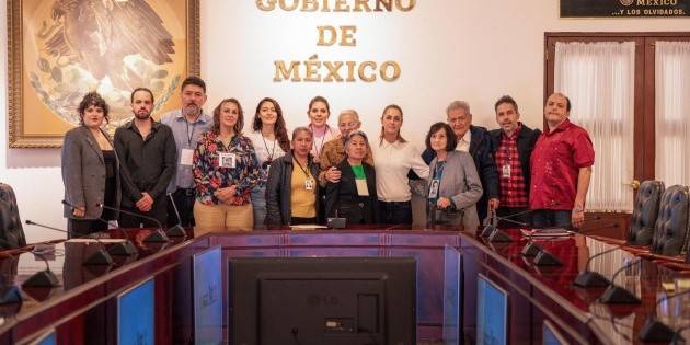 Claudia Sheinbaum se reúne con familiares de personas desaparecidas en la 'Guerra Sucia'