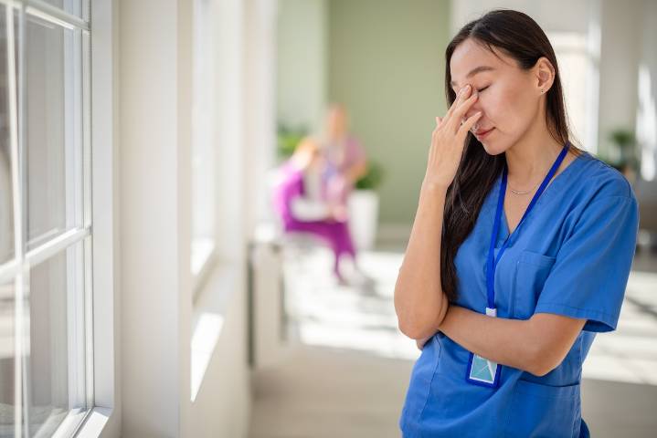 Dear Abby: Experienced hospital nurse gets a chilly reception from new co