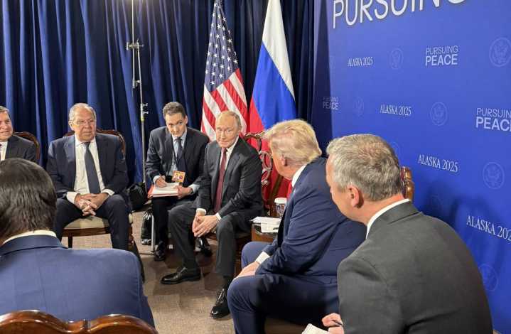 Concluye sin acuerdo sobre Ucrania cumbre entre Trump y Putin en Alaska